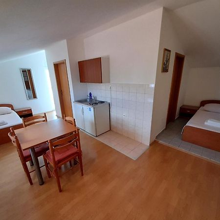 Apartments Nikolas Vodice Buitenkant foto