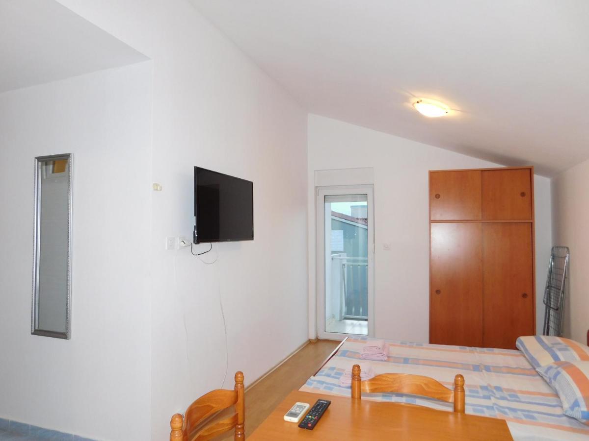 Apartments Nikolas Vodice Buitenkant foto