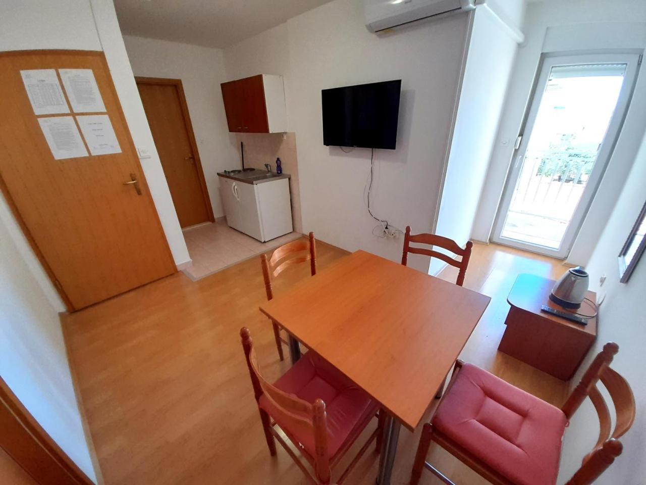 Apartments Nikolas Vodice Buitenkant foto