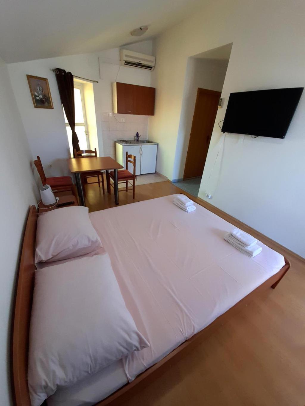 Apartments Nikolas Vodice Buitenkant foto