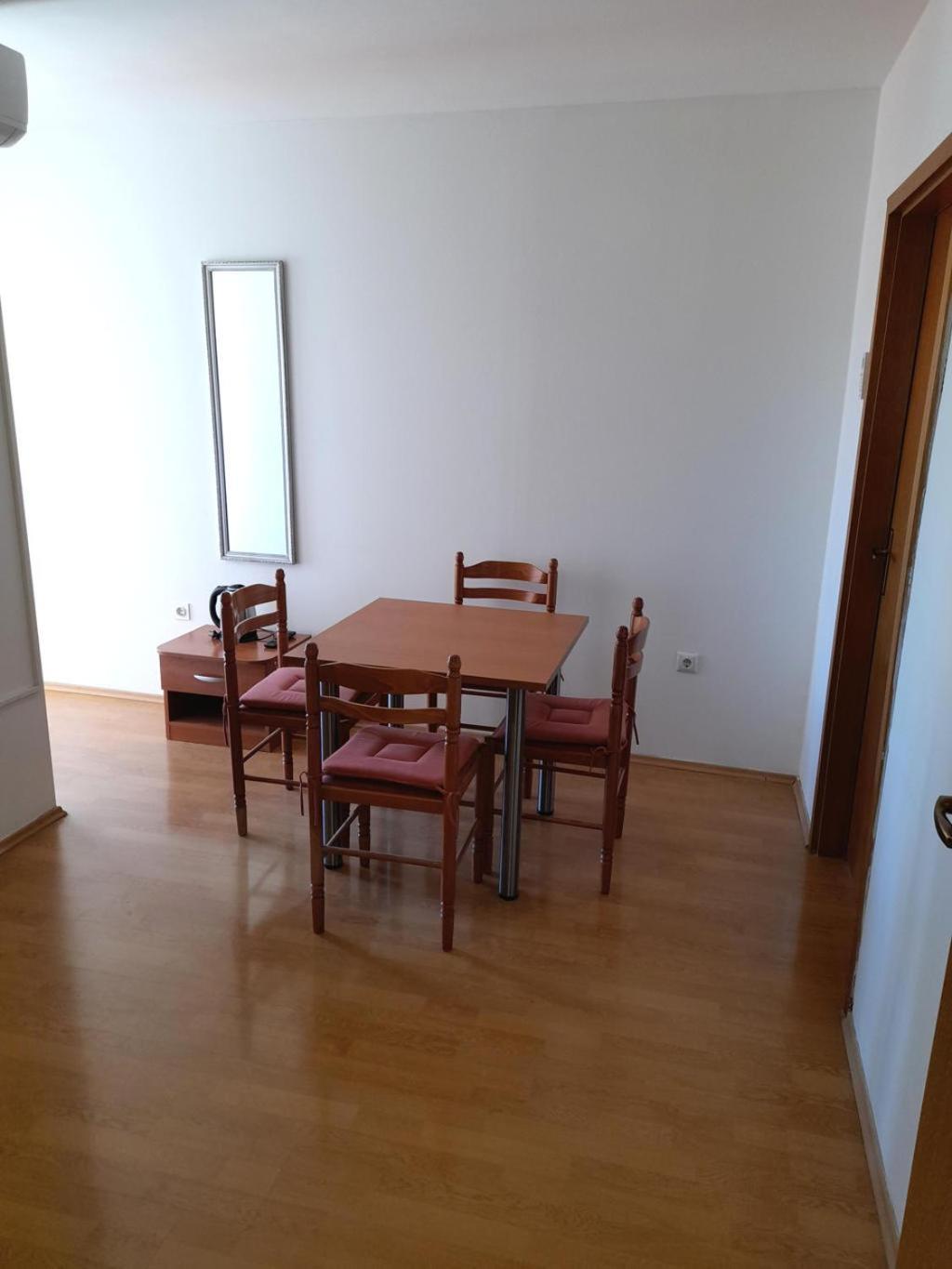 Apartments Nikolas Vodice Buitenkant foto