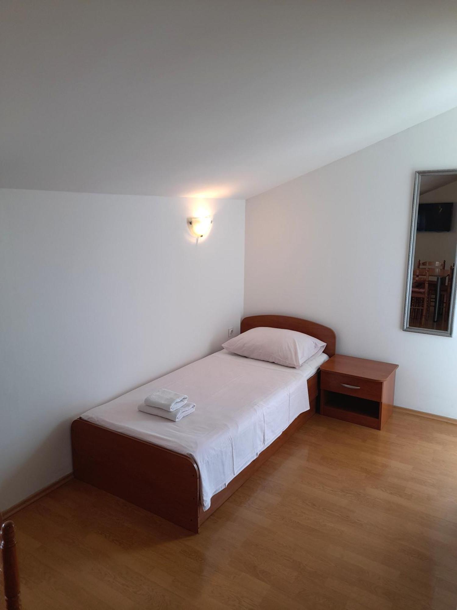 Apartments Nikolas Vodice Buitenkant foto