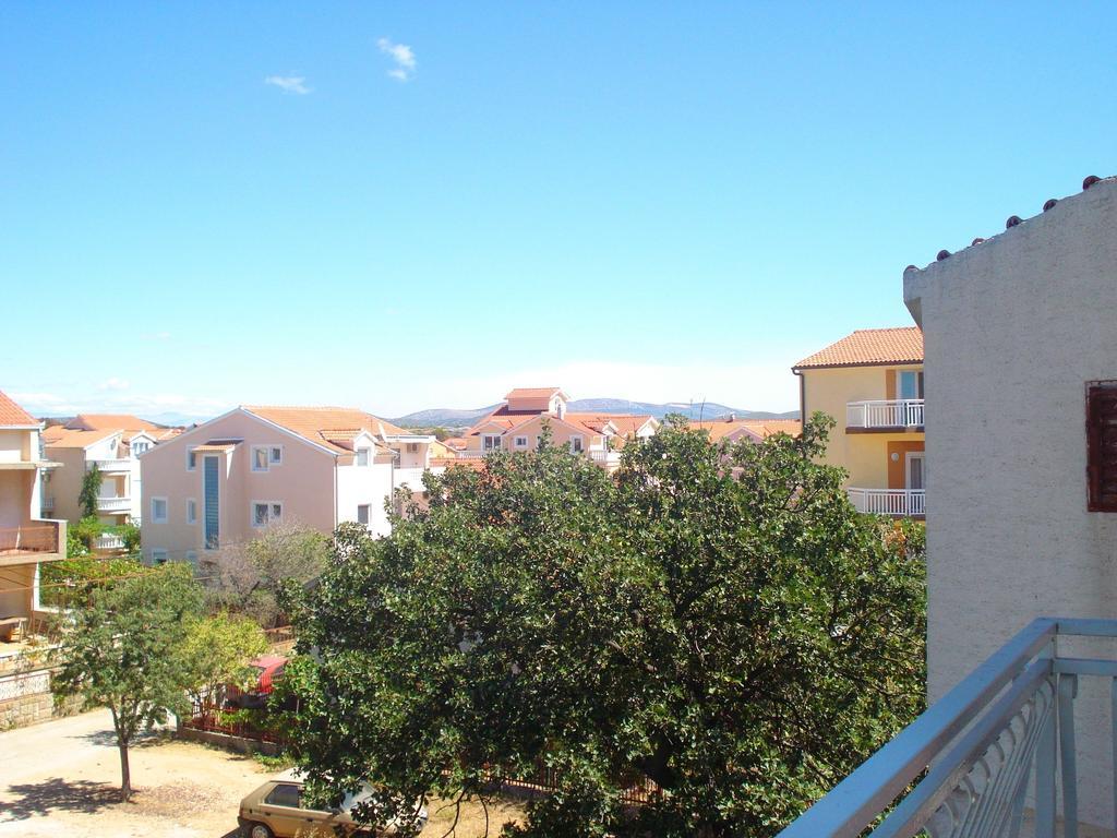 Apartments Nikolas Vodice Buitenkant foto