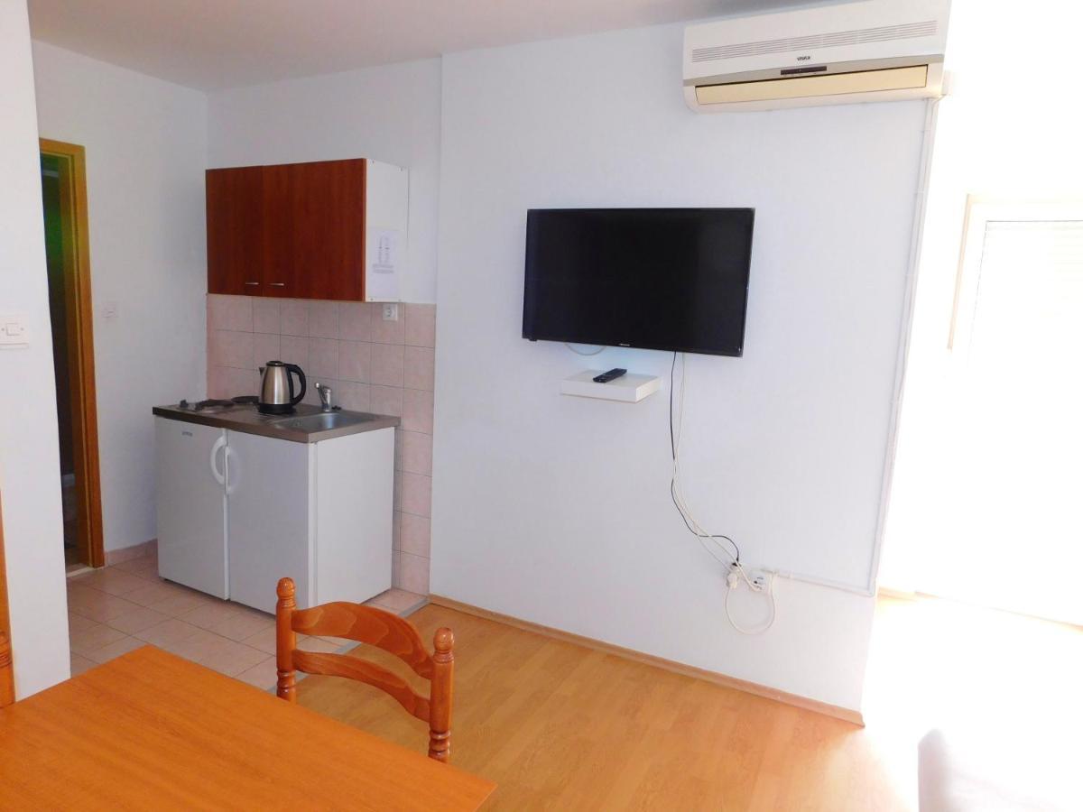 Apartments Nikolas Vodice Buitenkant foto